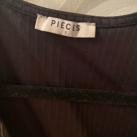 Black crossover long sleeve - Picture 4 of 4